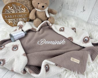 Copertina per neonato personalizzata in tessuto effetto orsetto – 75 x 100 cm – Morbida, con nome ricamato su misura, ideale come regalo per baby shower.
