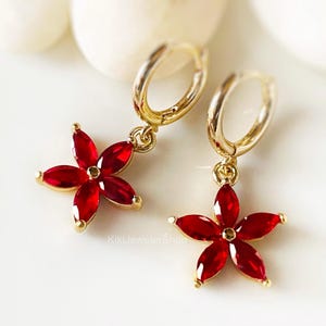 Ruby Flower Marquise oorbellen 14K vergulde bloemen hangoorbellen, juli geboortesteen sieraden