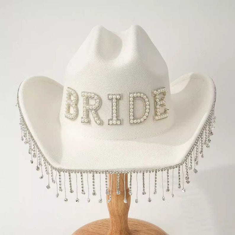 Sombrero de vaquero para novia con flecos de diamantes de imitación y perlas: despedida de soltera vaquera personalizada estilo western imagen 1