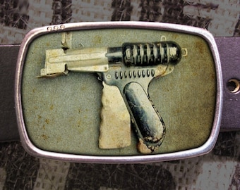 Raygun Belt Buckle, Retro Scifi Style