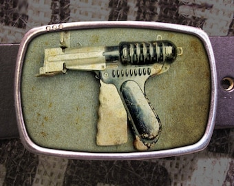 Raygun Belt Buckle, Scifi Buckle, Retro Cool 576, Gift for Him, Gift for Her, Husband  Gift, Wife  Gift Groomsmen Wedding Y2K