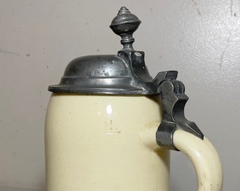 antiguo 1Ltr. Jarra de cerveza con tapa de peltre de cerámica alemana de principios de 1800 tankard