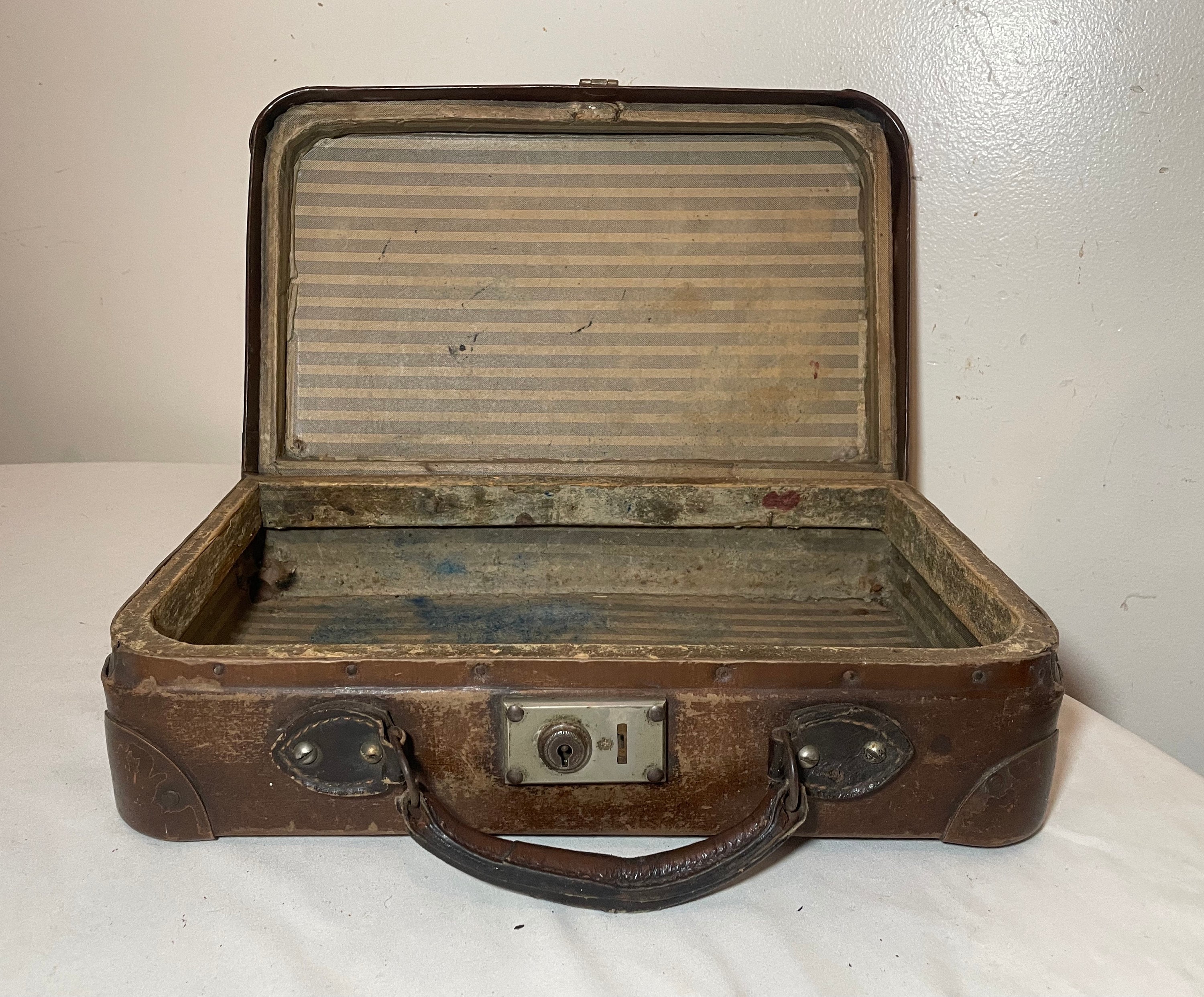 Antique Edwardian Vintage Luggage Trunk Dress Hat Storage Box Original Key  Leather & Brass Details Historical Interest