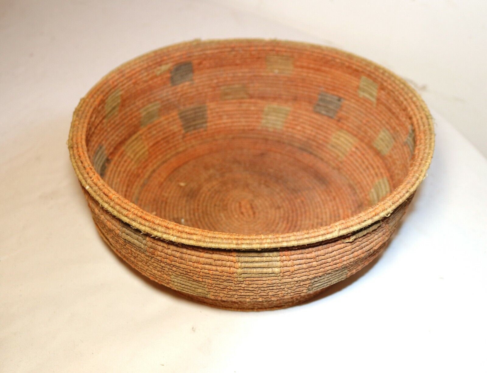 ビンテージインディアンバスケット Antique 1800's Native American Indian Hand Woven Polychromed