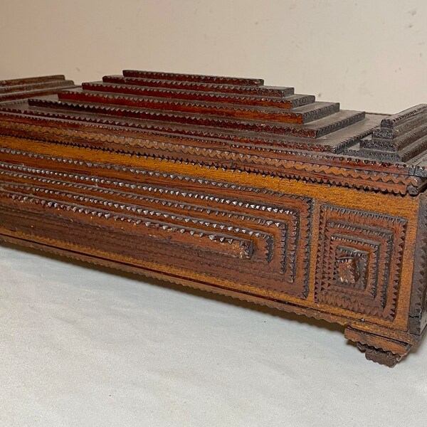 antique 19th century 1800's hand carved Folk Tramp Art cigar wooden box casket