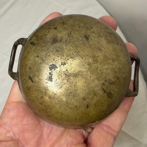 Antigua sartén y wok de latón, de 1800, hecha a mano, con miniaturas de vendedor. imagen 5