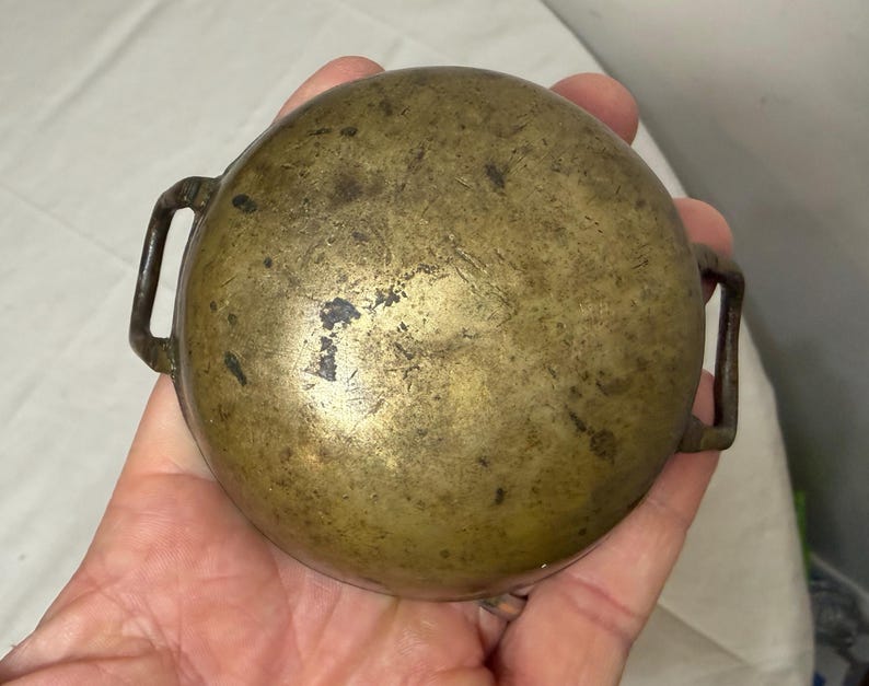 Antigua sartén y wok de latón, de 1800, hecha a mano, con miniaturas de vendedor. imagen 5