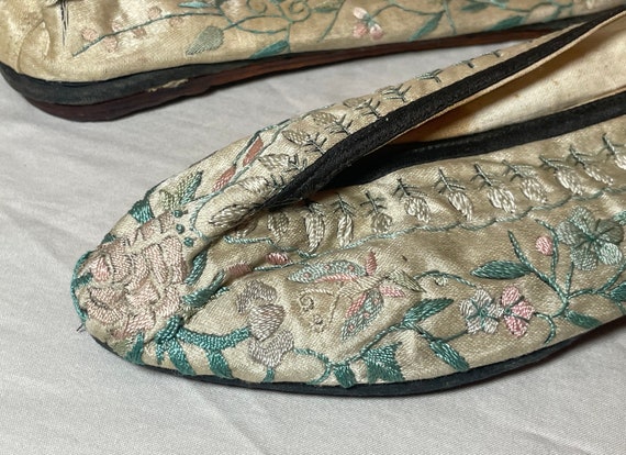 antique handmade Chinese embroidered silk needlep… - image 4