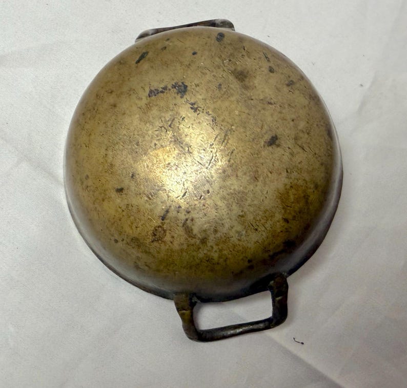 Antigua sartén y wok de latón, de 1800, hecha a mano, con miniaturas de vendedor. imagen 12