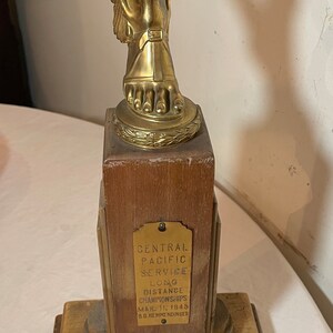 Trophée Art Déco Athlétisme Longue Distance - 1946 - Bois Et Métal - Vintage