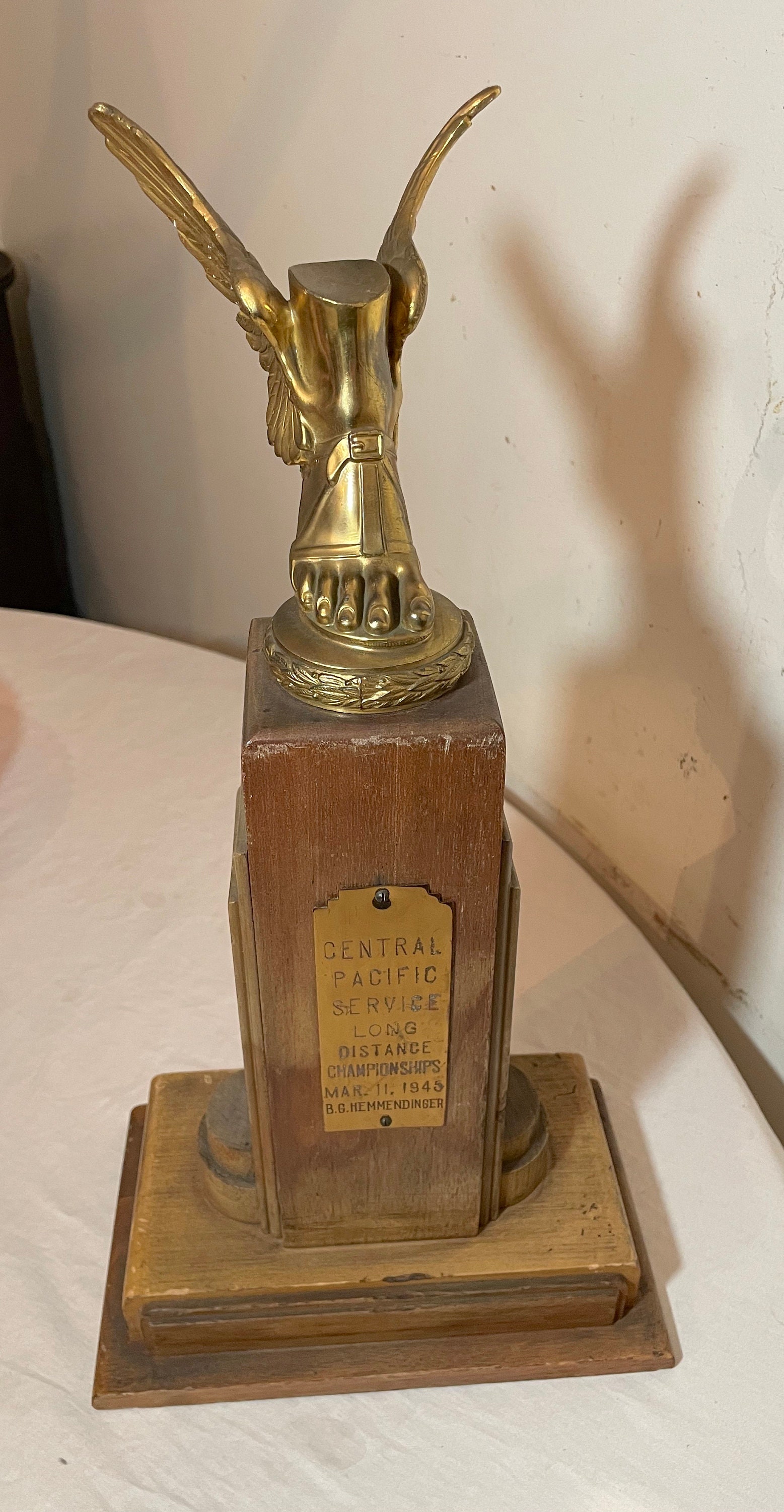 Trophée Vintage 1946 Art Déco - Athlétisme Longue Distance (Bois Et Métal) - Original
