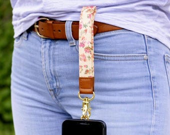 Lanière de poignet bohème : badge d'identification et porte-clés élégants