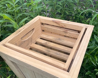 Medium tapered planter