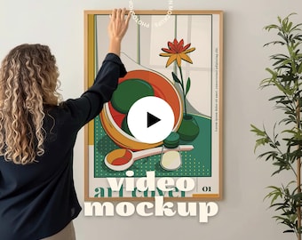 Maqueta de fotograma de video con mujer / Maqueta de póster de la serie DIN A / Maqueta de arte mural animado vertical / Marco de estilo de vida (PSD, .mp4)