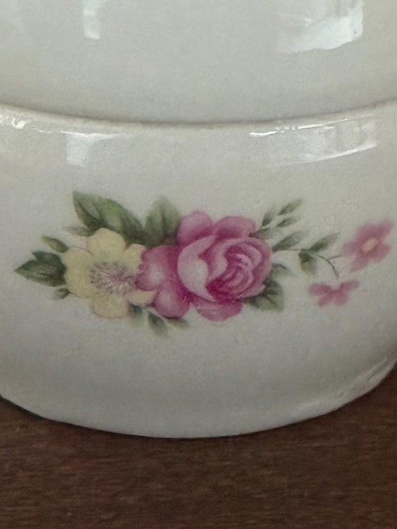 Vintage Floral Porcelain Vanity Trinket Box w/ Go… - image 3