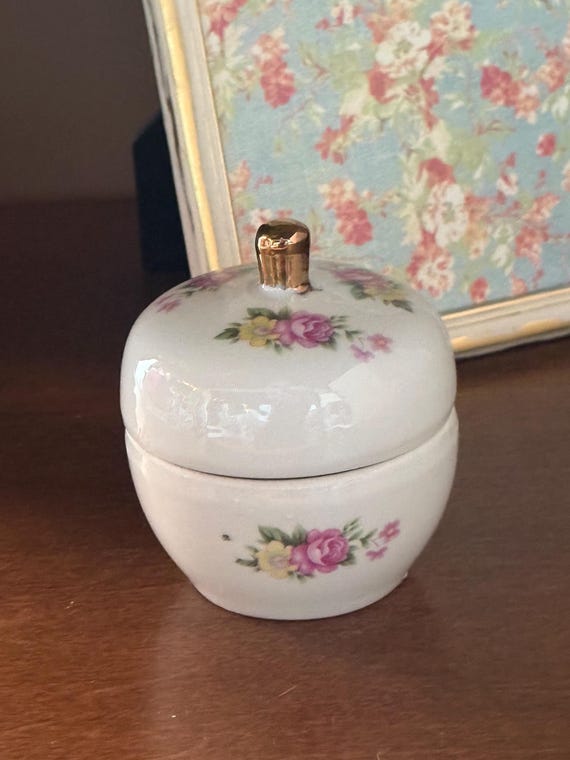 Vintage Floral Porcelain Vanity Trinket Box w/ Go… - image 1