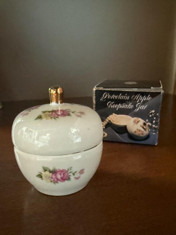 Vintage Floral Porcelain Vanity Trinket Box w/ Go… - image 11