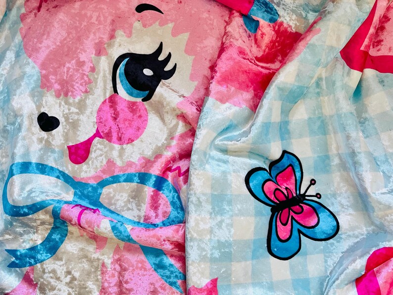 Cute Kitschy Retro Goat Crushed Velvet Blanket - Vintage Kitsch Gingham Pink and Blue Sherpa Throw Blanket immagine 5