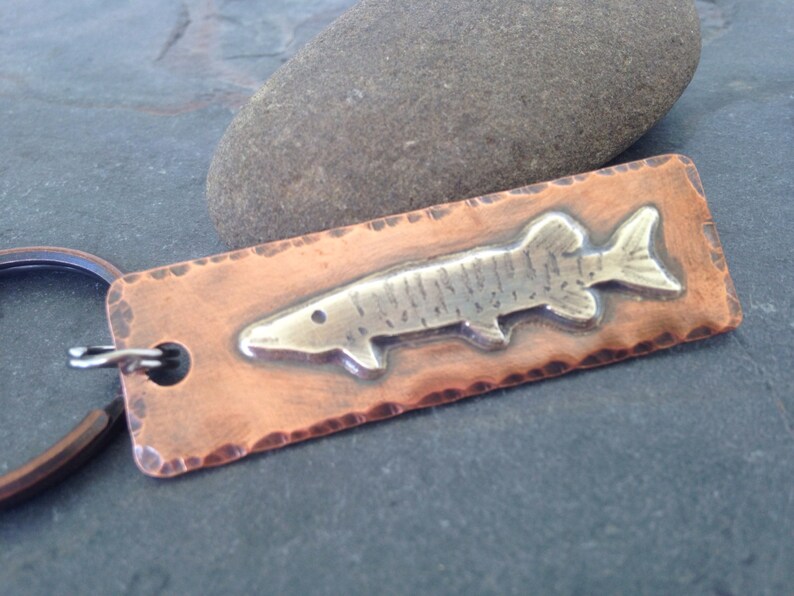 Muskie keychain, fishing gift, Personalized keychain image 2