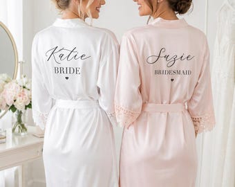 Bata de boda blanca personalizada para escapada de fin de semana con amigas, recuerdo de viaje de despedida de soltera, bata para propuesta de dama de honor con nombre en la espalda, accesorio nupcial para hija