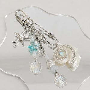 Ocean Seashell Keychain Handmade Mermaid Bag Charm Blue Starfish Backpack Accessory Summer Beach Phone Charm Pearl Conch Shell Keyring Gift