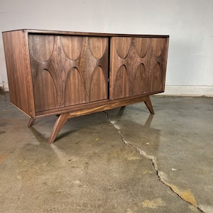 The BRC is a mid-century modern Brasilia styled TV console, credenza, TV stand, mcm, modern, minimal, record player image 4