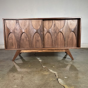 The BRC is a mid-century modern Brasilia styled TV console, credenza, TV stand, mcm, modern, minimal, record player image 3