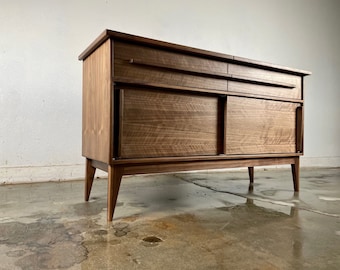 New Design - READY TO SHIP- Nanoo console -  mid century modern record player console