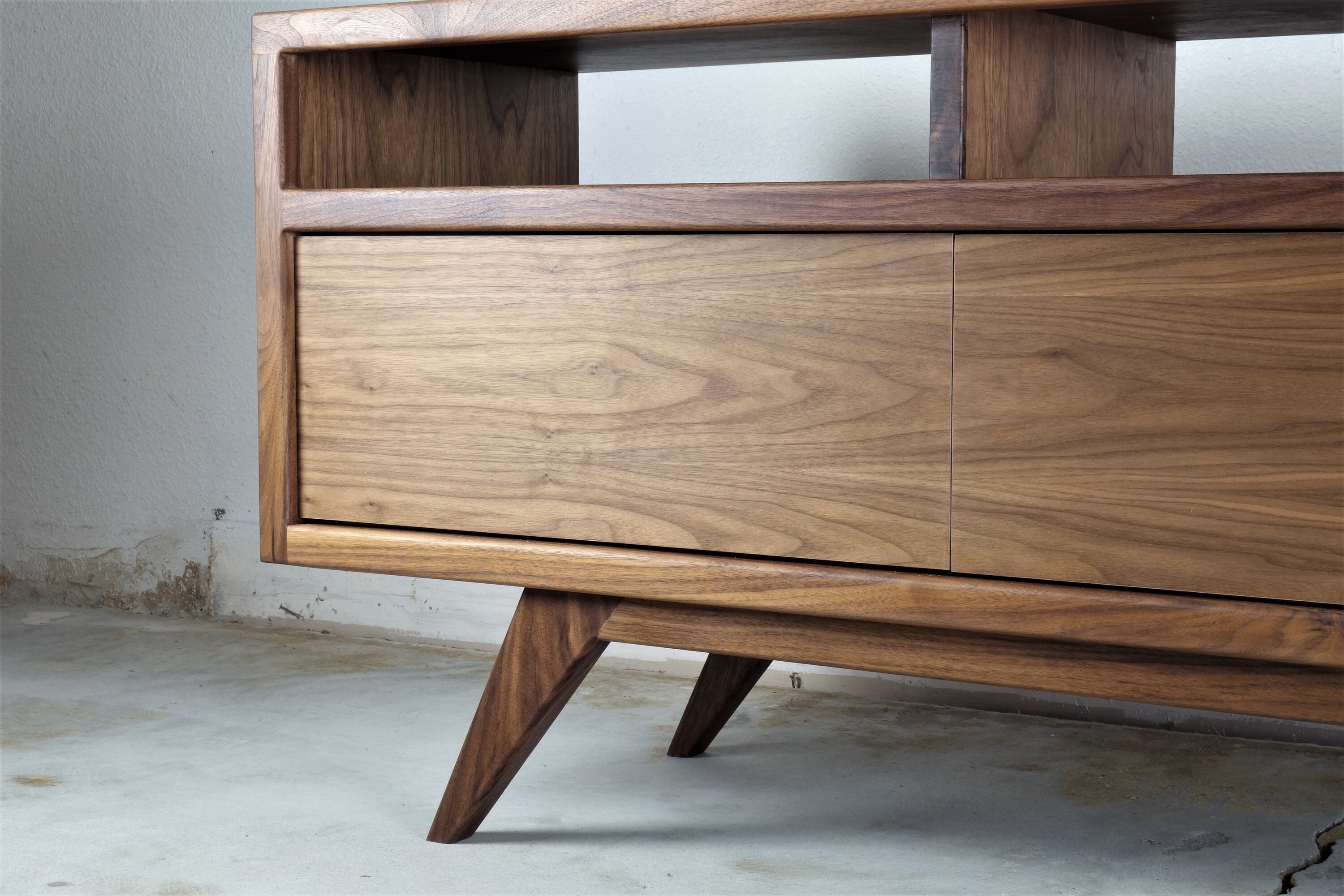 Pet-Friendly Mid-Century Modern TV Stand - Extendable, Walnut