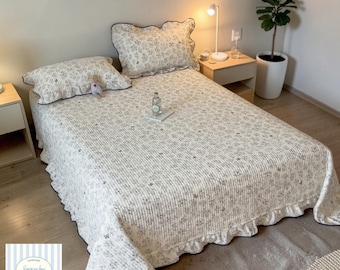 French Floral Quilted Bedspread Set | Knitted Cotton Lace Cozy Bedding (3 Piece)