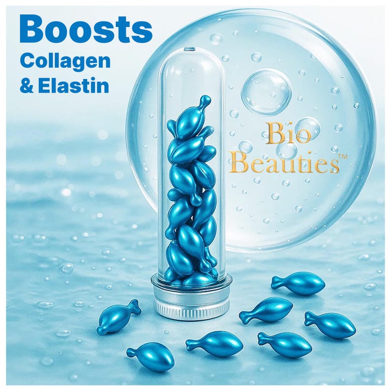 Pu&ograve; includere: Immagine promozionale con capsule blu, alcune all'interno di una provetta trasparente, altre sparse su uno sfondo azzurro. Il testo "Boosts Collagen & Elastin" &egrave; visibile, insieme al marchio "Bio Beauties".