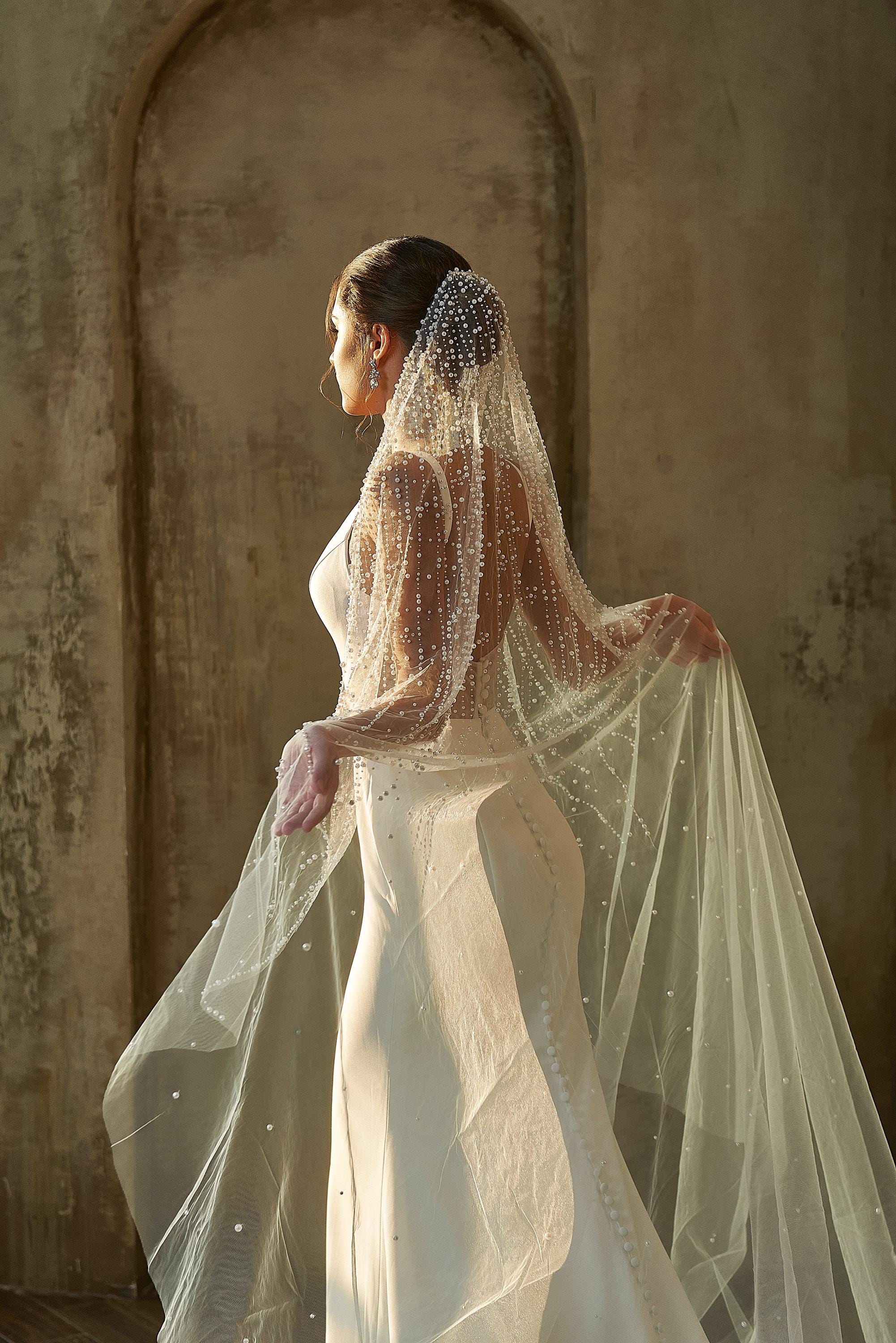 Elegant White Veil With Crystal Drops Ivory Dew Drop Wedding Veil, Sofia Richie Resin Droplet  main image 4