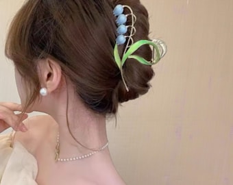 Lily Of The Valley Flower Hair Pin, romantic hair decorations, floral hair claw, wedding jewelry gifts, white flower hair claw, light weight