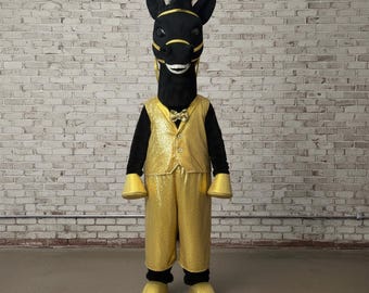 Mascota deportiva de caballo negro, traje de semental con lentejuelas doradas para eventos de equipo, traje profesional de talla única, atuendo deportivo de caballo.