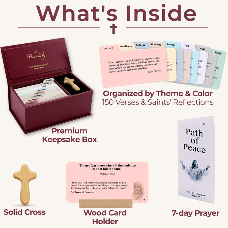 K&ouml;nnte beinhalten: Eine weinrote Aufbewahrungsbox mit pastellfarbenen Karteikarten, die mit Themen wie Anxiety und Loneliness beschriftet sind, einem kleinen Holzkreuz, einem Kartenhalter aus Holz und einem wei&szlig;en Path of Peace Gebetsheft mit einem Bild von Jesus.