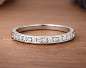 Halbe Ewigkeit Rundschliff Moissanite Band, Channel Set Stacking Ehering, Braut Eternity Band set, Versprechensring für sie
