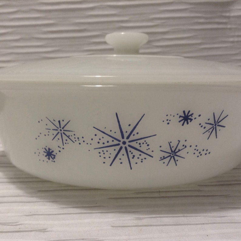 Fire King Anchor Hocking 2 qt Blue Starburst Covered Casserole Vintage 1960 Eames era Mid century modern