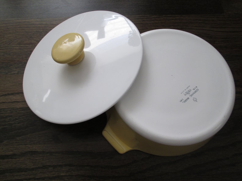 1960s Gold. Eames era Mid century modern covered casserole Vintage Corning Ware 1 qt