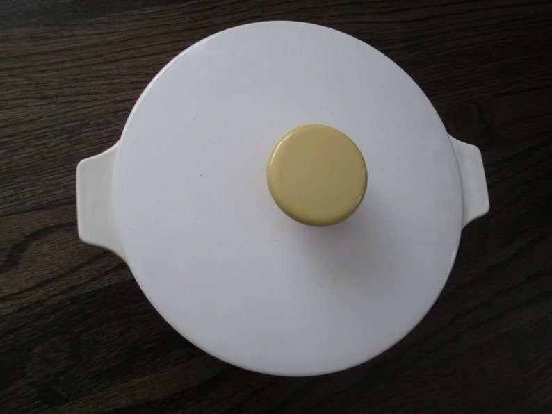 1960s Gold. Eames era Mid century modern covered casserole Vintage Corning Ware 1 qt