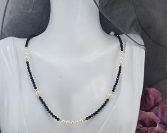 Black Spinel Pearl Beaded Necklace with Gold Accents - Minimalist Heart Charm Jewelry