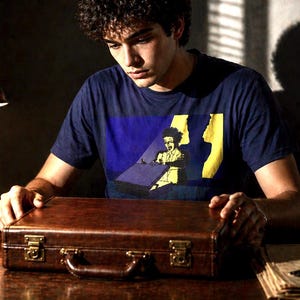 PANDORAS BRIEFCASE Original Noir  Art  | Graphic T-shirt