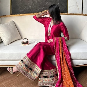 Magenta Sheesha Silk Kurta vid byxset med Chunri Dupatta: Pakistanskt indiskt bröllop bild 1