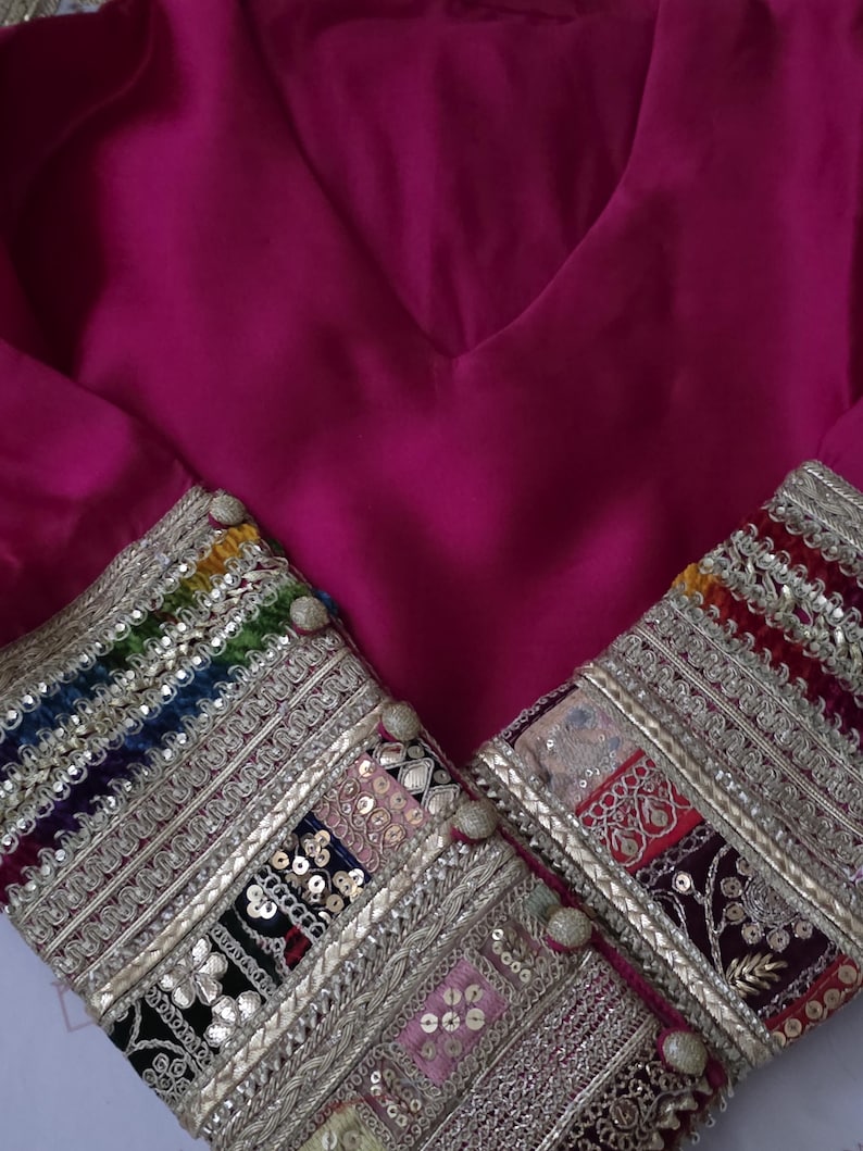 Magenta Sheesha Silk Kurta vid byxset med Chunri Dupatta: Pakistanskt indiskt bröllop bild 9