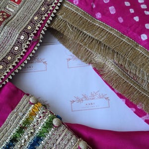 Magenta Sheesha Silk Kurta vid byxset med Chunri Dupatta: Pakistanskt indiskt bröllop bild 14