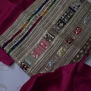 Magenta Sheesha Silk Kurta vid byxset med Chunri Dupatta: Pakistanskt indiskt bröllop bild 10