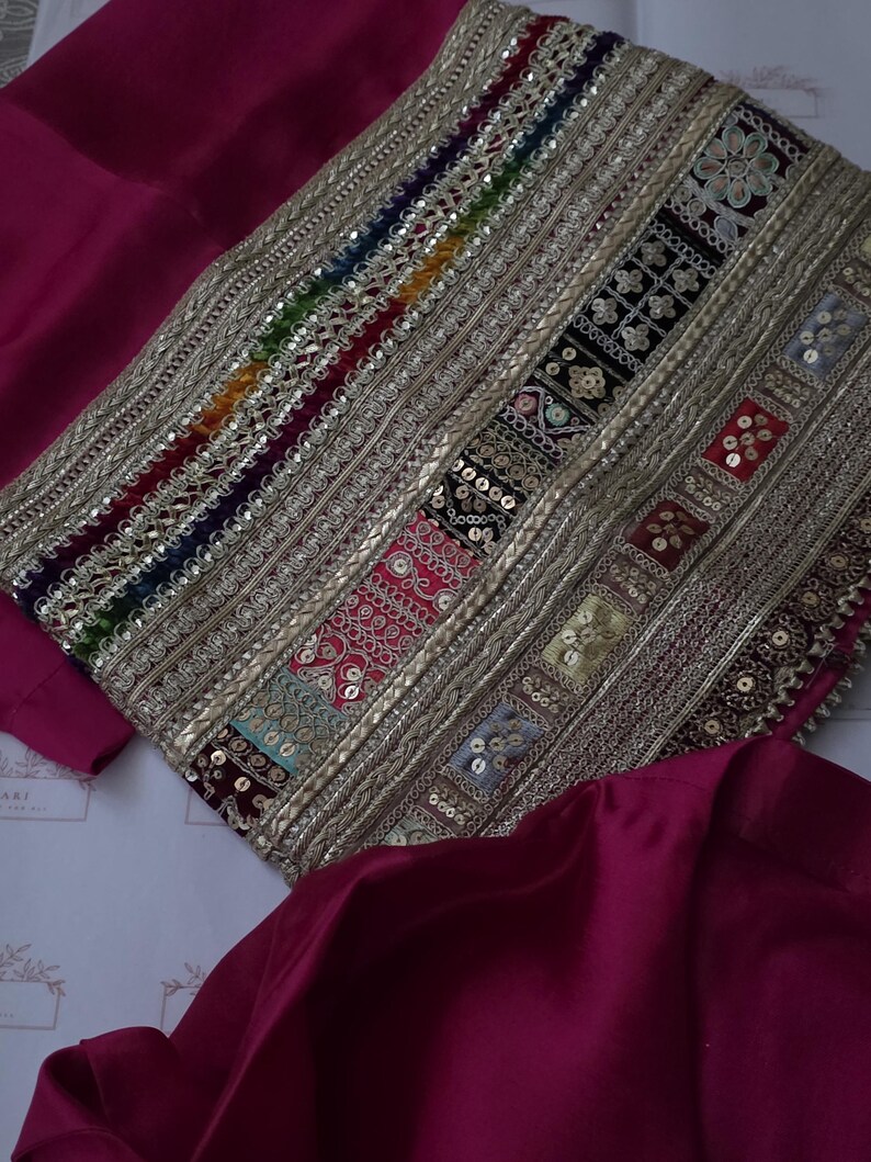 Magenta Sheesha Silk Kurta vid byxset med Chunri Dupatta: Pakistanskt indiskt bröllop bild 10