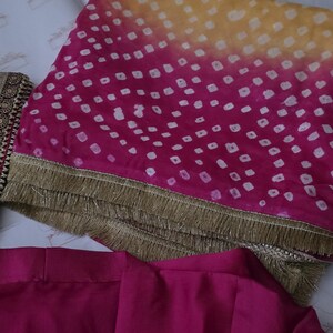 Magenta Sheesha Silk Kurta vid byxset med Chunri Dupatta: Pakistanskt indiskt bröllop bild 11