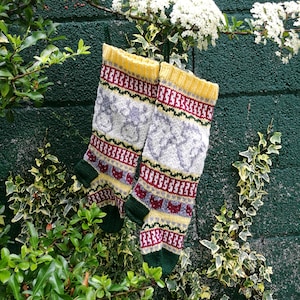 Pattern Fair Isle knitting instruction for Christmas stockings with Cows and Roosters Fairisle knit Santa Sock PDF download