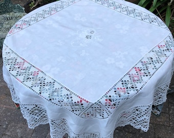 Linen and lace table cloth