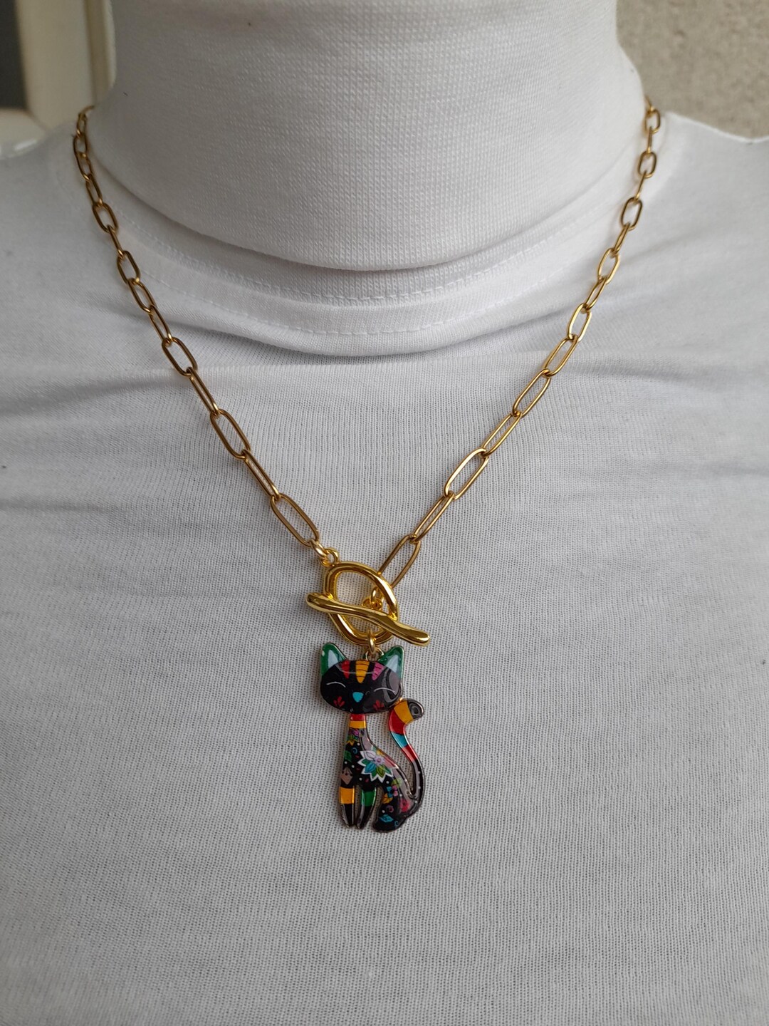 Cat Enameled Charm T Bar Chain Necklace: Stainless Steel Toggle Choker ...